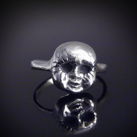 Baby Face Ring with Cracks