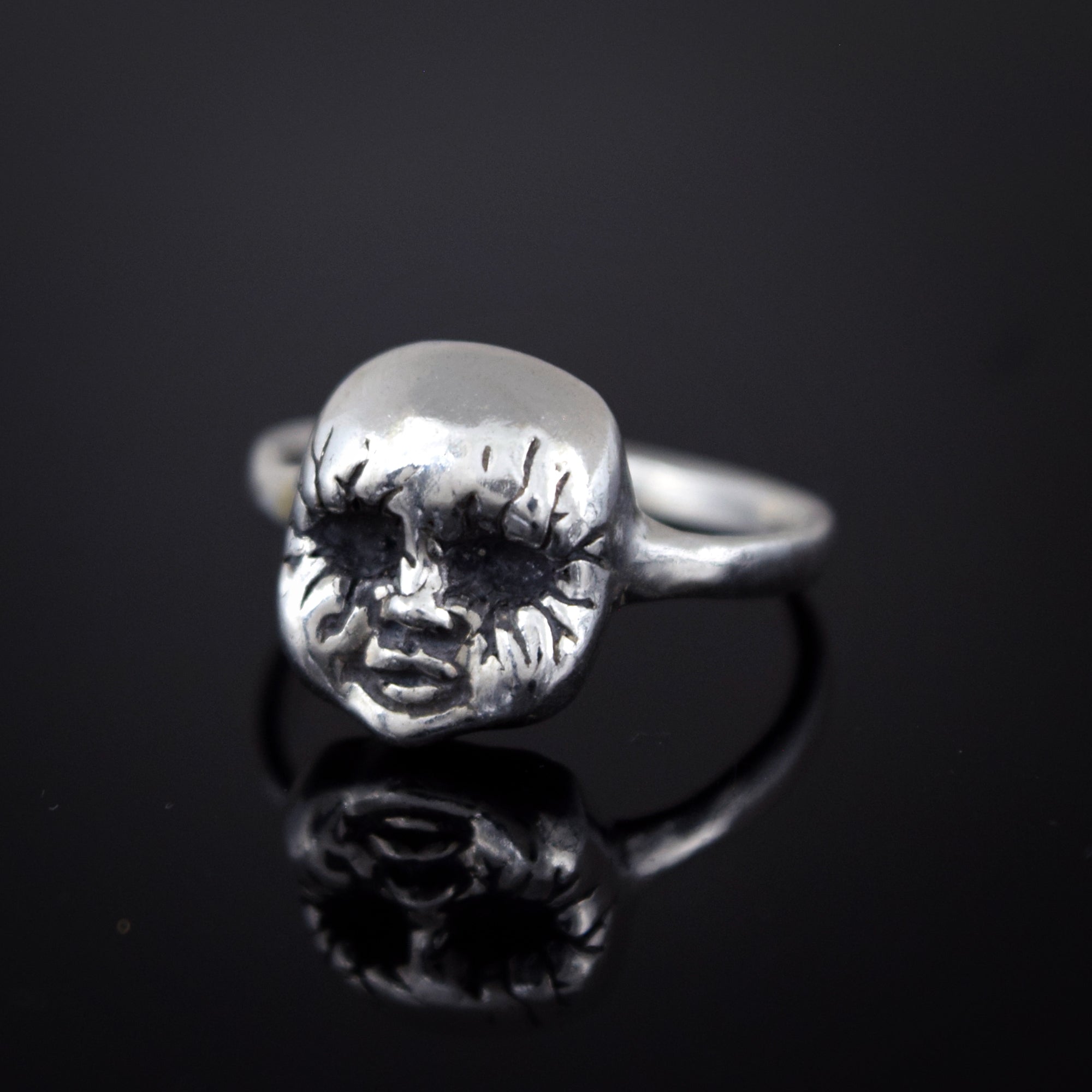 Baby Face Ring with Cracks
