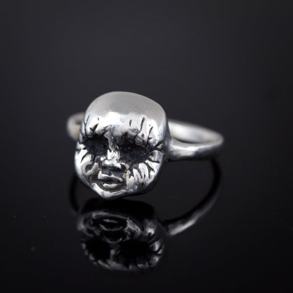 Baby Face Ring with Cracks
