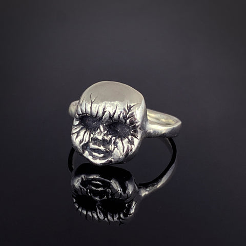 Baby Face Ring with Cracks