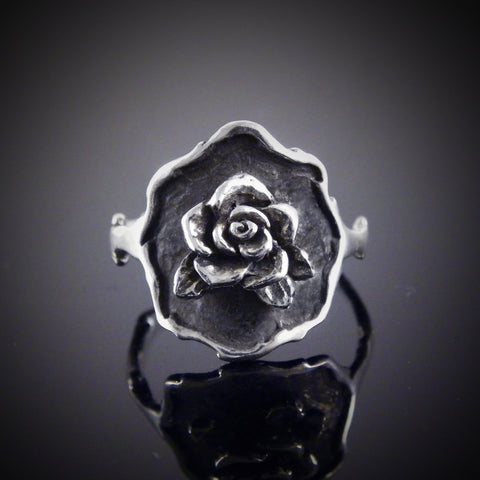 Thorn Frame Rose Ring