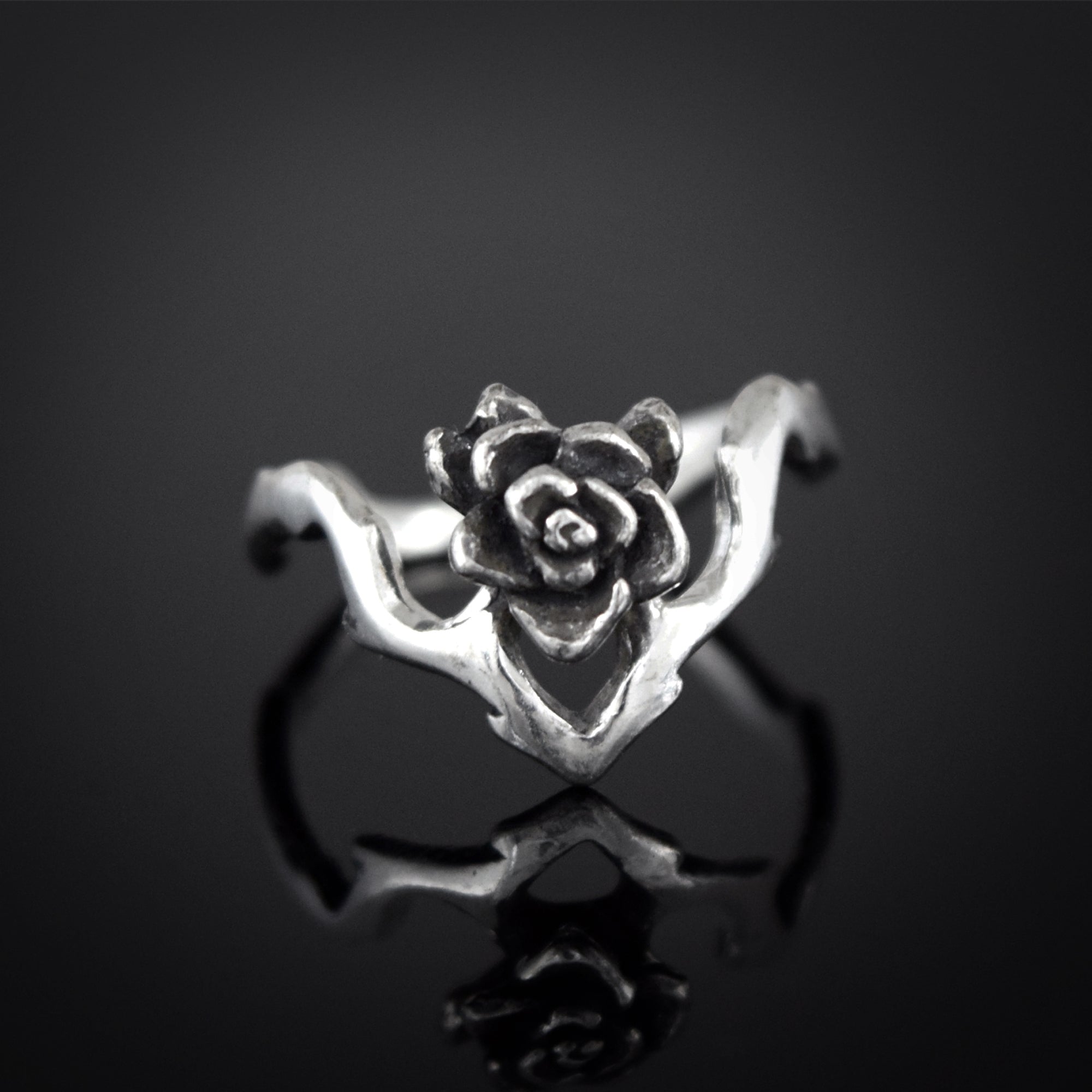 V Flowing Rose Ring