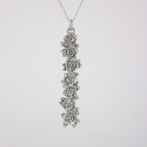 7 Rose Necklace