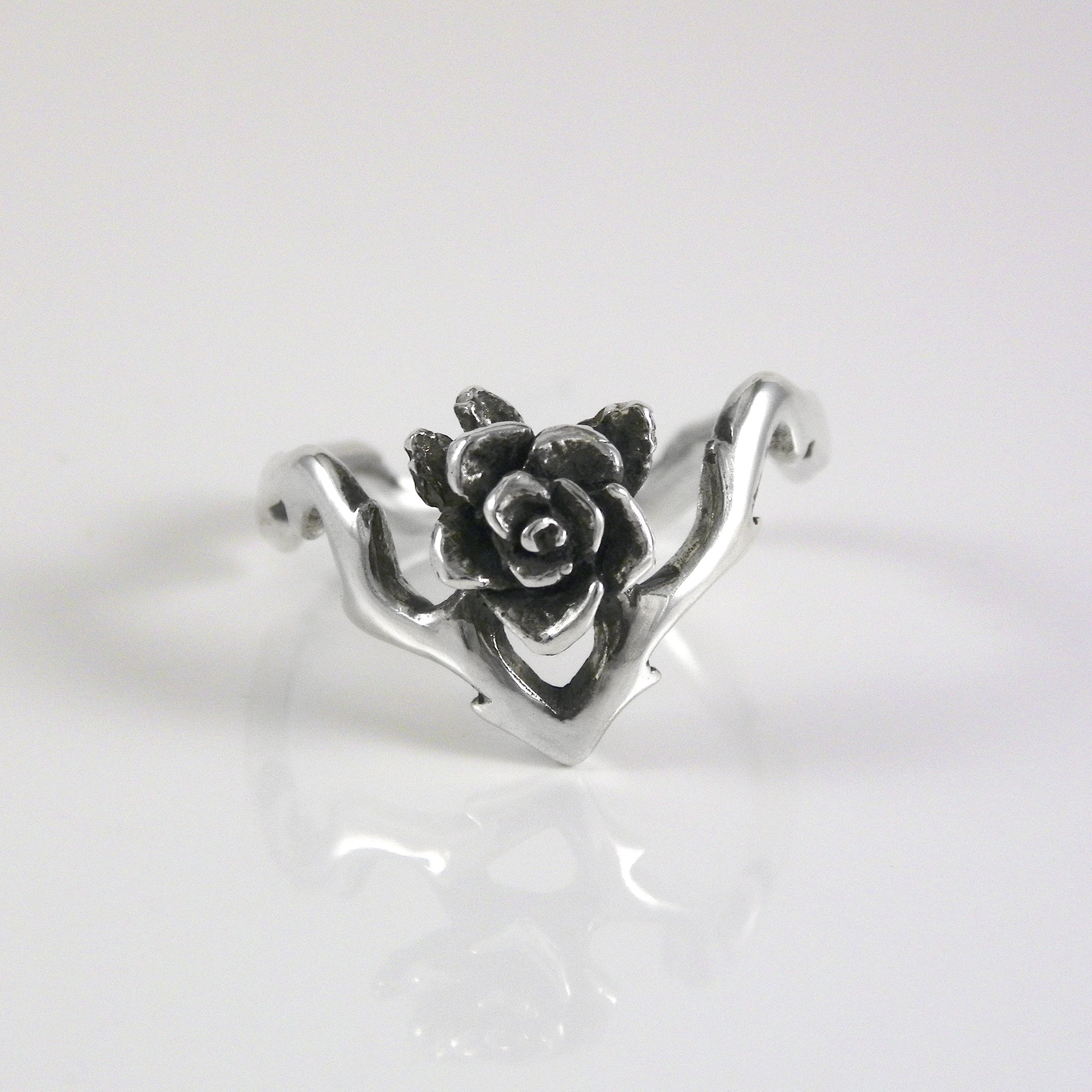 V Flowing Rose Ring