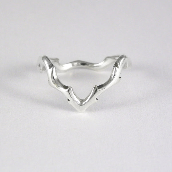 V Thorn Ring